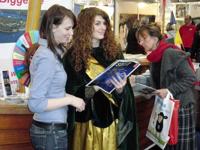 Bördekönigin vor dem Glücksrad