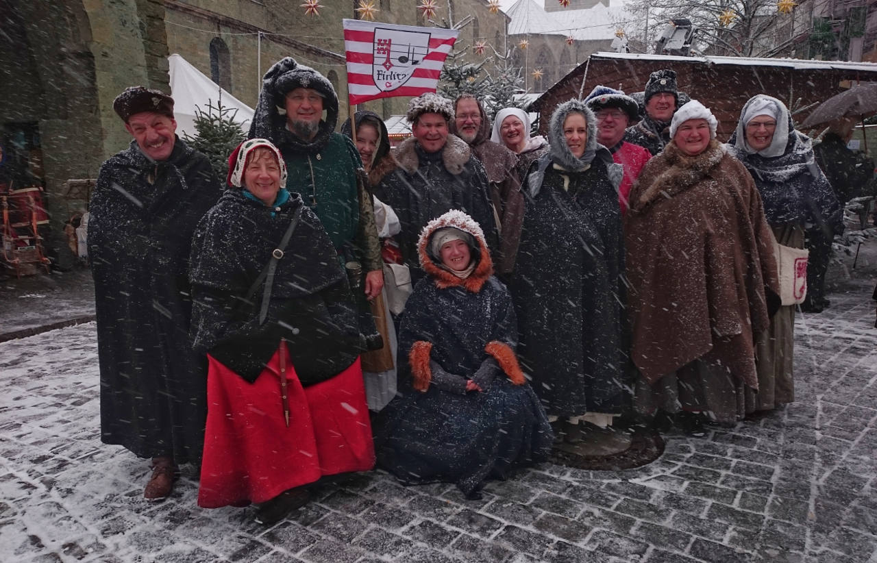 Eingeschneite Firlitänzer